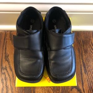 Toddler boys black dress shoe, 9 Wide